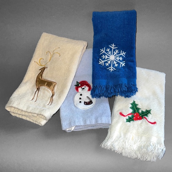 Set of 4 Small Christmas Hand Towels - Picture 1 of 9